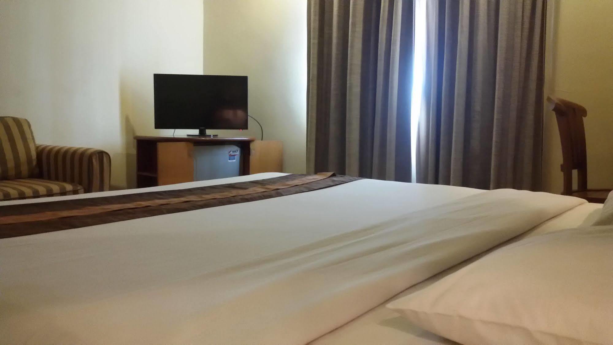 Hotel Bulevar Tanjung Duren Jakarta Luaran gambar